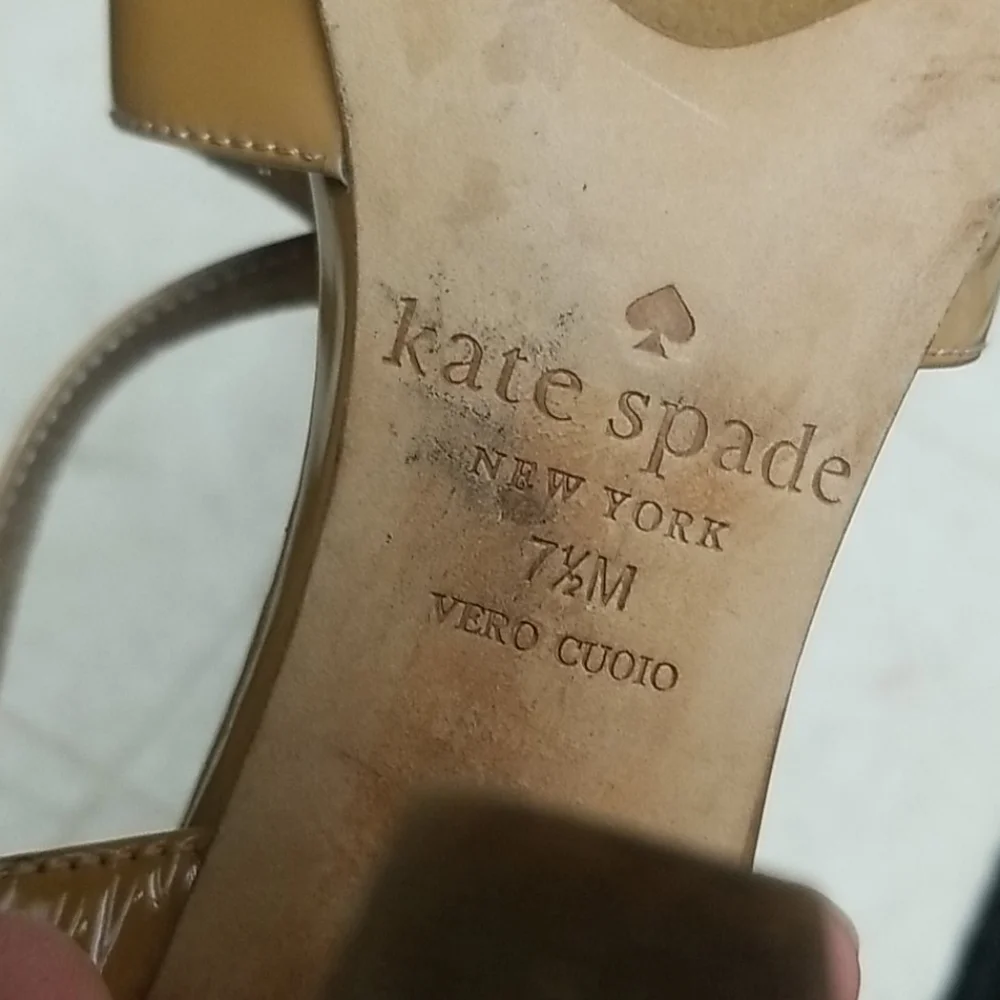 KATE SPADE patent leather heels beige tan cream